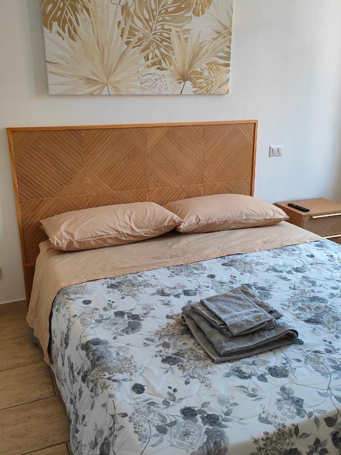 Апартаменти Da Paolo E Laura - In Centro A San Benedetto Сан-Бенедетто-дель-Тронто Екстер'єр фото